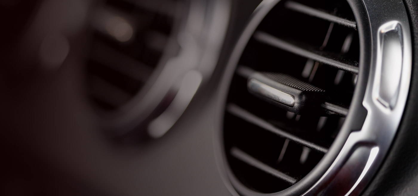 Car air conditioning service underway